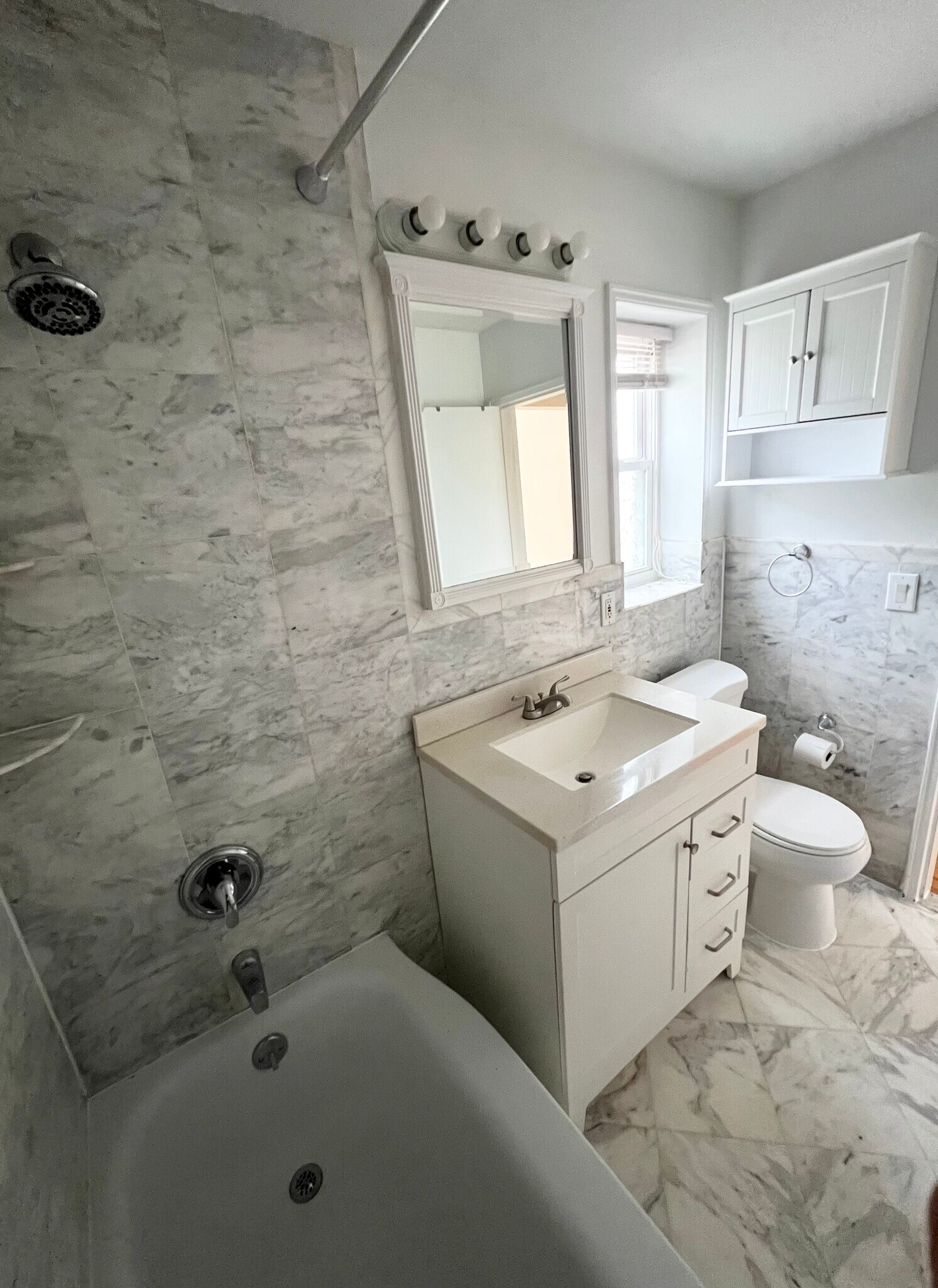 Bathroom - 51 W Hudson Ave