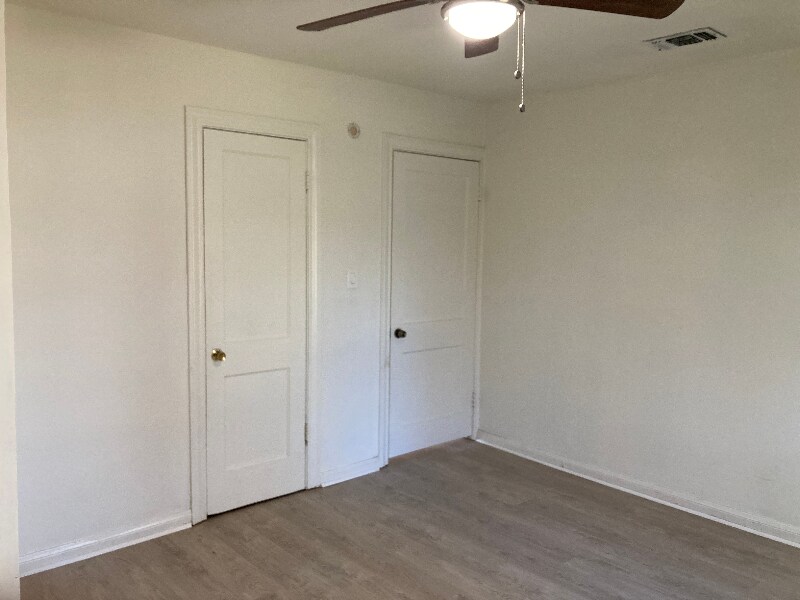 Building Photo - 10221 Silvercrest St