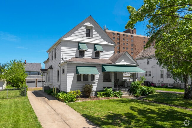 Building Photo - 1631 Lakewood Ave