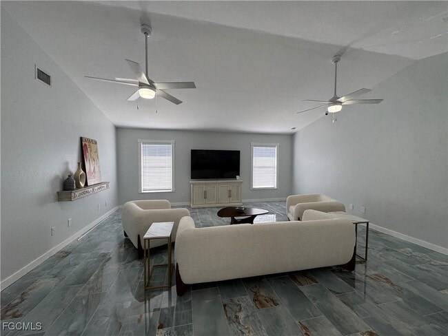 Building Photo - 3707 SE 8th Pl