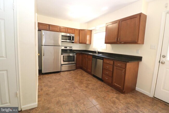 Building Photo - 218 Webbs Ln