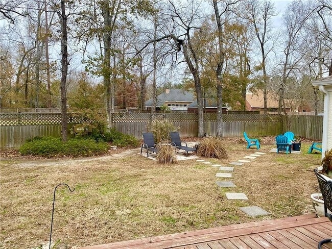 Building Photo - 1010 Live Oak Loop