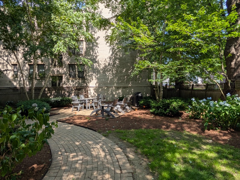 Building Photo - 1850 Commonwealth Ave