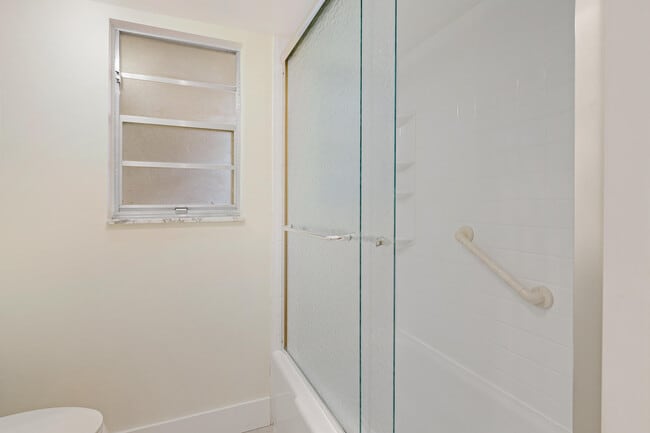 Building Photo - 3810 Via Poinciana