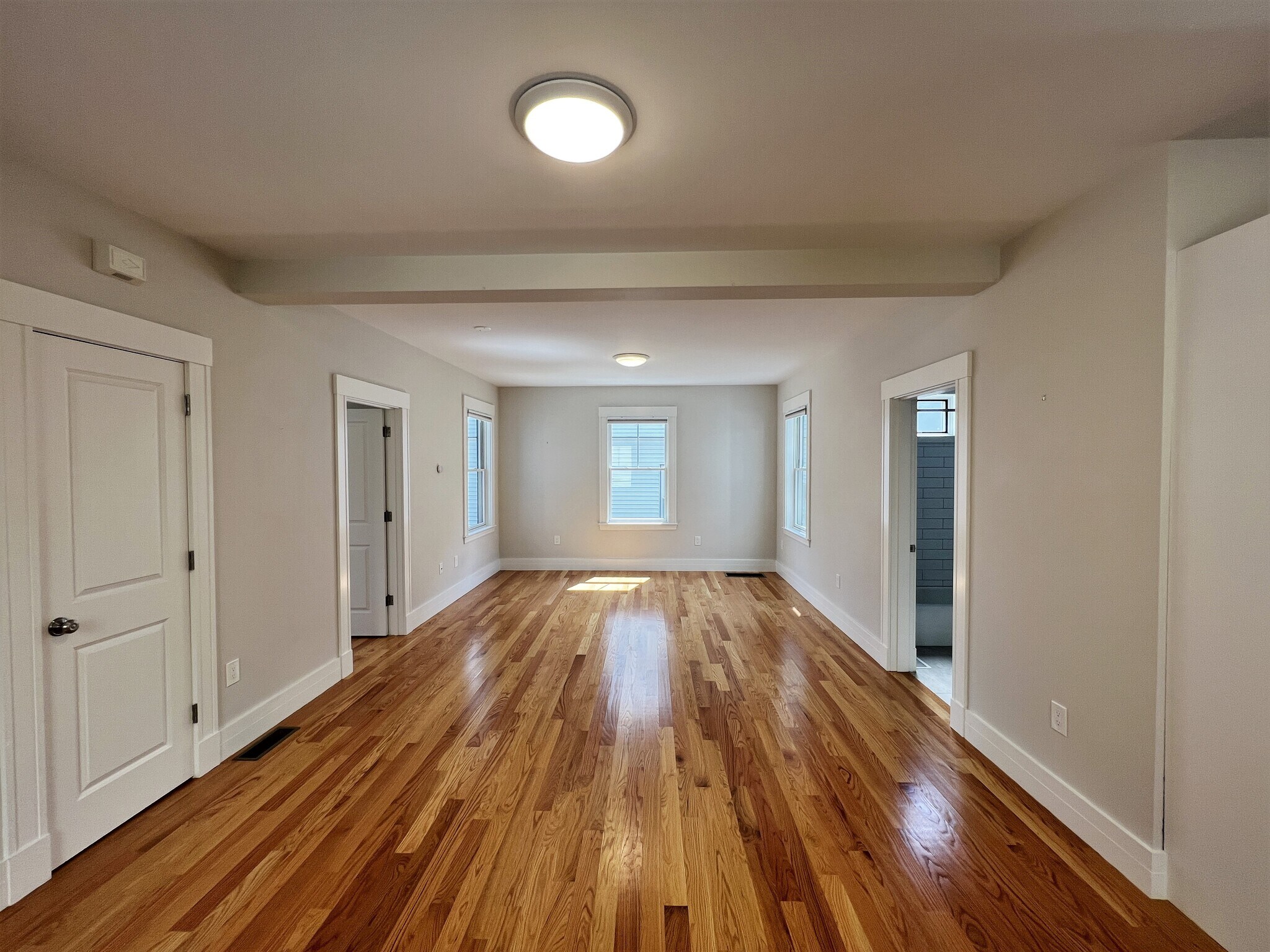 Building Photo - 10 Linden Ave