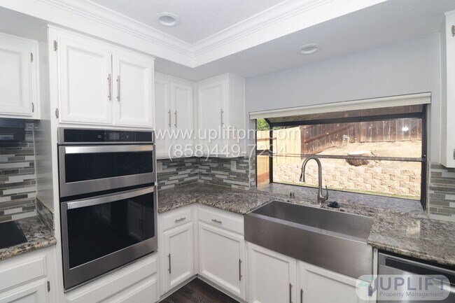 Building Photo - Beautiful Spring Valley home, tri floor 4 ...