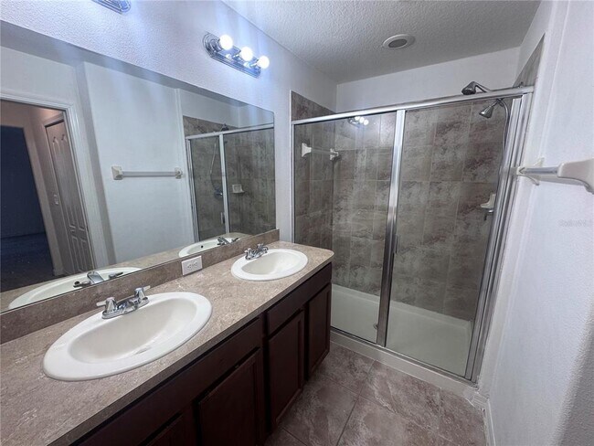 Building Photo - 2853 Adelaide Ct