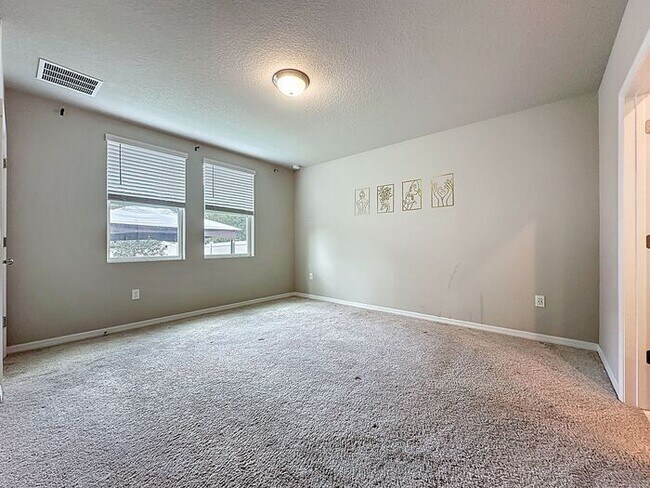 Building Photo - Wonderful like new and pet friendly home in Winter Haven