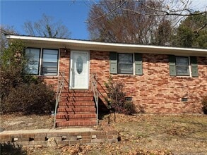 Building Photo - 1016 Augusta Dr