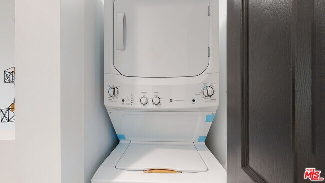 Building Photo - 2304 Hauser Blvd