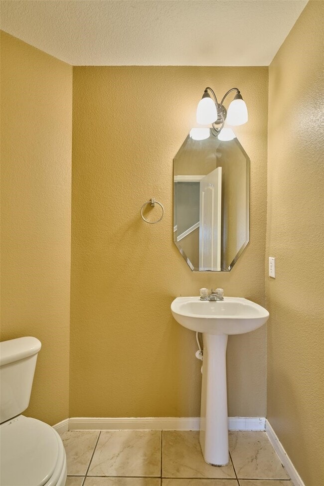 Building Photo - 3022 Swift Brook Glen Way