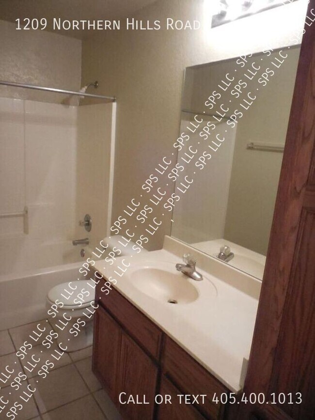 Building Photo - 1209 Northern Hills Rd