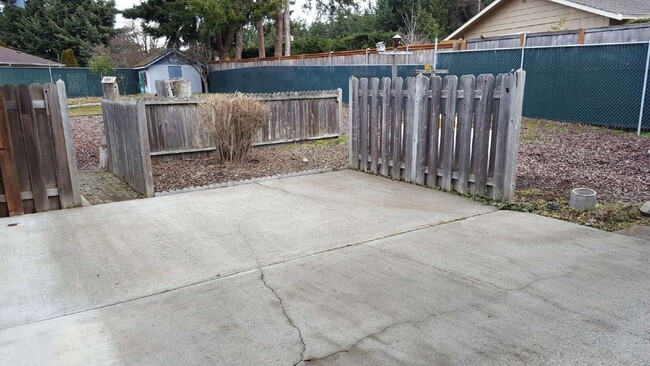 Building Photo - 2 bed, 2 bath, 2 car garage in Agnew