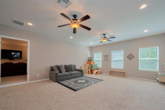 Building Photo - 503 Weisinger Dr