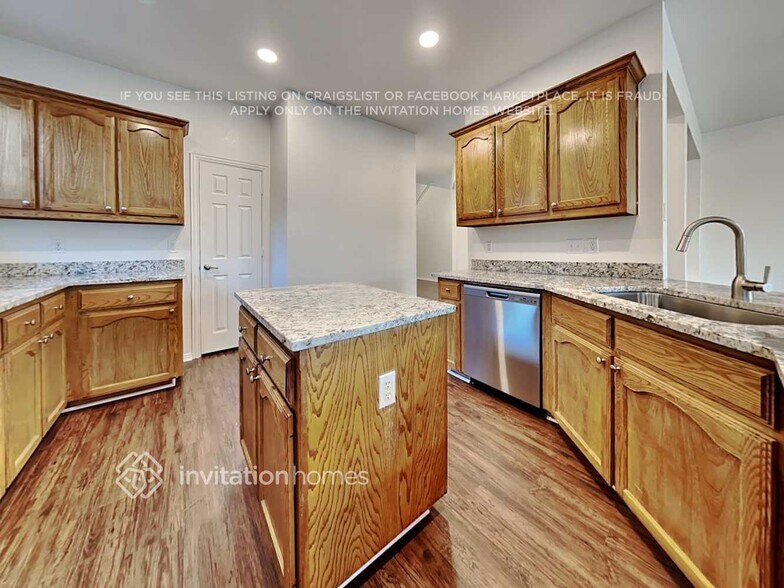 Building Photo - 2713 Lynx Ln