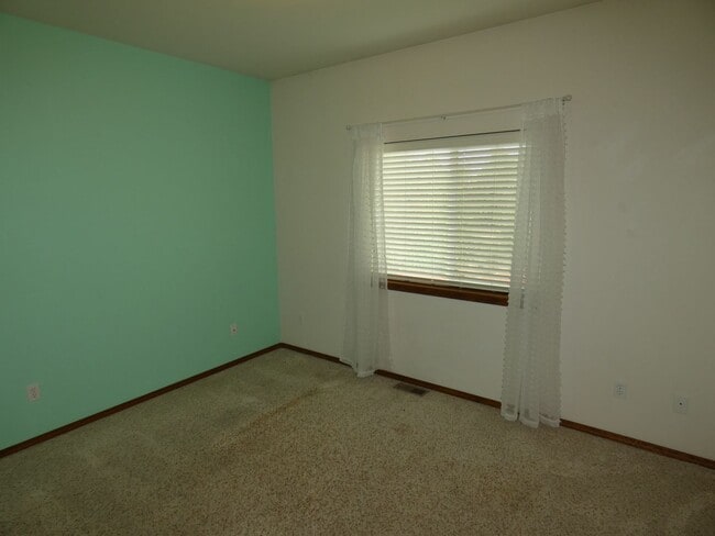 Building Photo - Rolling HIlls Court Rambler