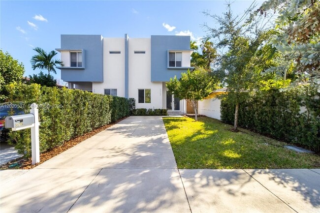 Building Photo - 3362 SW 23rd Terrace