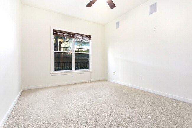 Building Photo - 870 Inman Vlg Pkwy NE