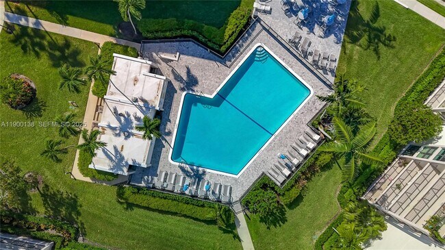 Building Photo - 1350 River Reach Dr