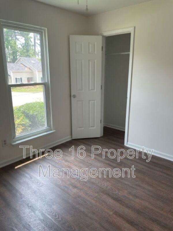 Building Photo - 4207 Fairfield Cir