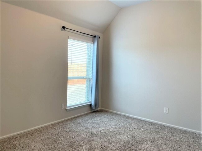 Building Photo - 156 Santa Maria St