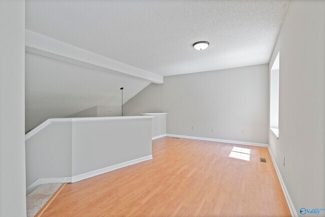 Building Photo - 136 Stone Meadow Ln