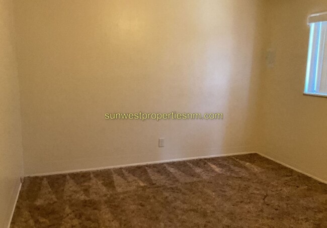 Building Photo - 2 Bedroom, 1 Bath