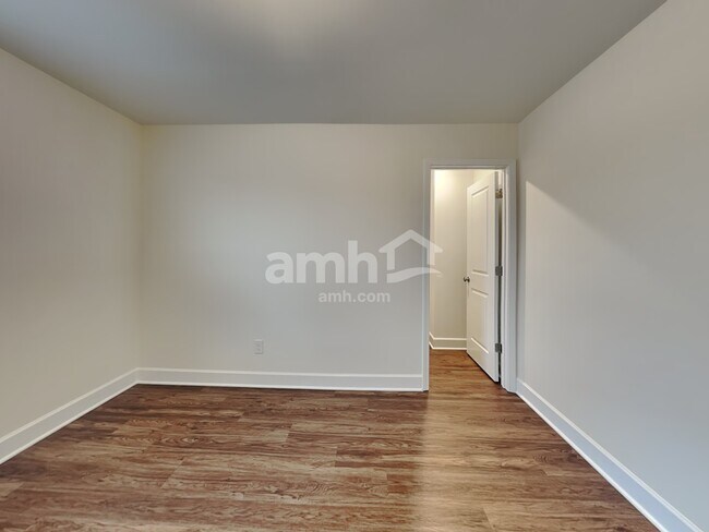Building Photo - 3110 Esquire Dr