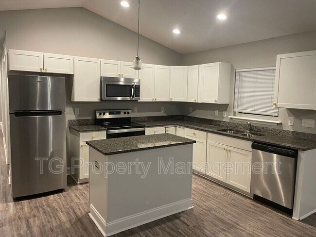 Building Photo - 5309 Oak Trail Lane