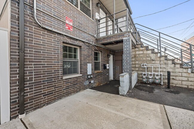 Building Photo - 4828 Barnes Ave