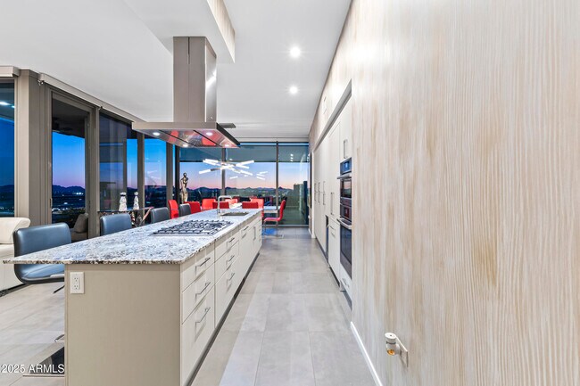 Building Photo - 7180 E Kierland Blvd