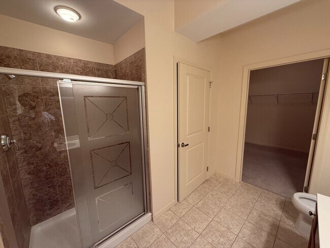 Building Photo - 2-Bedroom Townhome for professionals - The Summit at Shiloh HOA