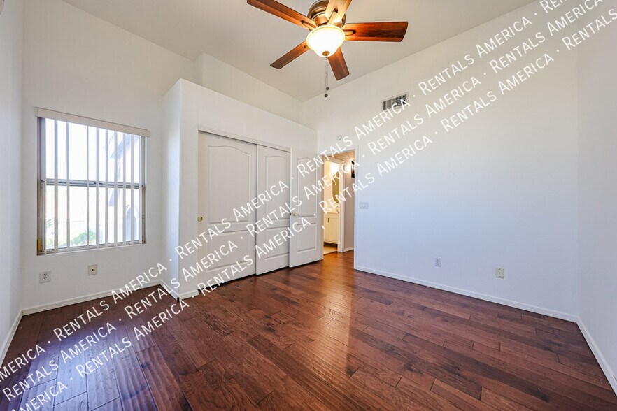 Building Photo - 15039 N 54th Pl