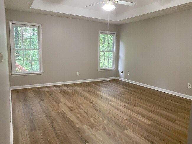 Building Photo - East Paulding Location!!