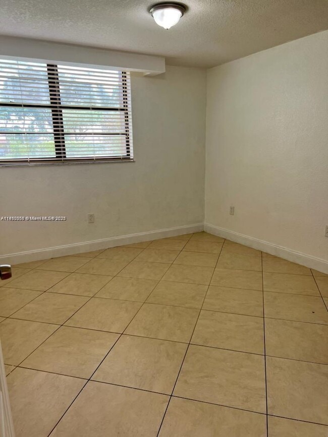 Building Photo - 3601 SW 117th Ave