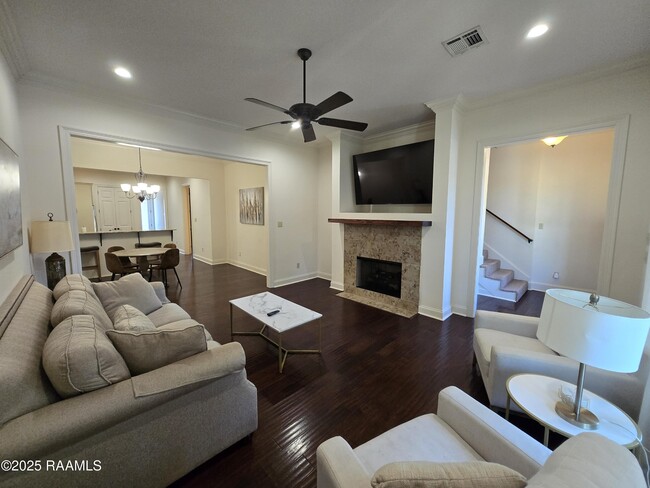 Building Photo - 208 Traditions Dr