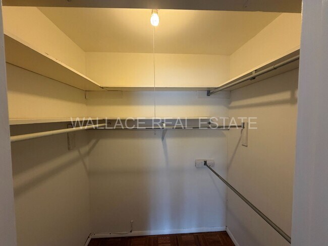 Building Photo - FANTASTIC 2 BEDROOM, 2 BATH CONDO IN THE HEART OF SEQUOYAH HILLS!!