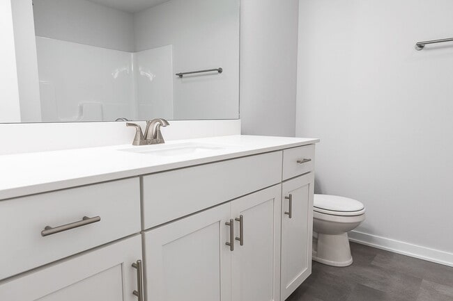 Building Photo - Great 3 Bedroom Single-Family Home in Urbandale