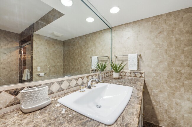 Building Photo - 3200 S Ocean Blvd