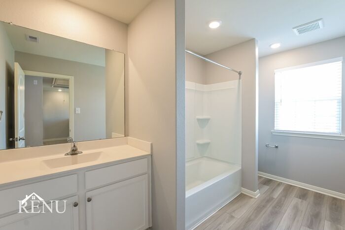 Building Photo - 25410 Cypress Bend Dr