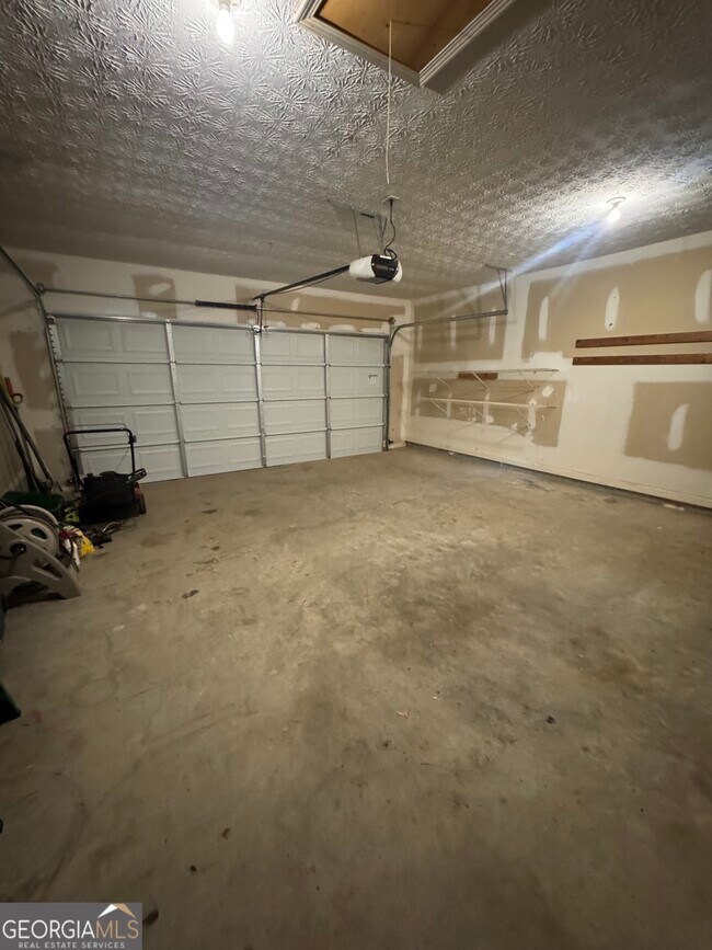 Building Photo - 6410 Winston Trce