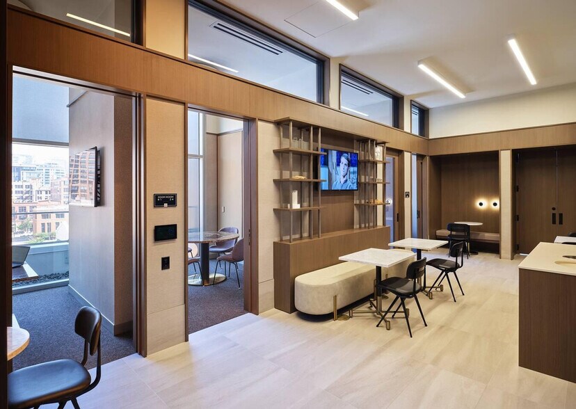 Building Photo - 360 W Illinois St