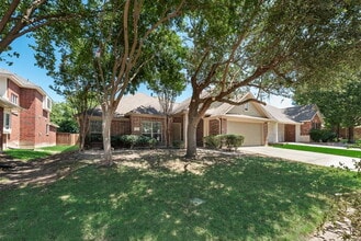 Building Photo - Spacious 4-Bedroom Gem with 2 Full Baths in McKinney - Your New 2025 Sq Ft Sanctuary!