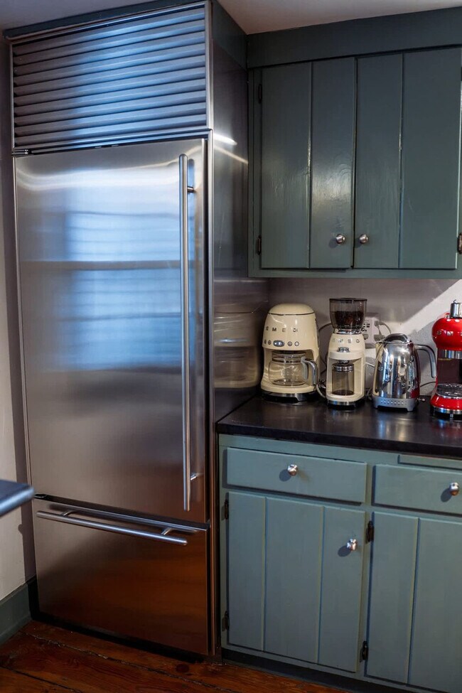 Building Photo - 1357 Canal Rd