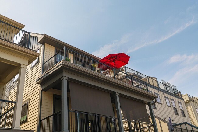 Building Photo - 1308 Forsythe Ave