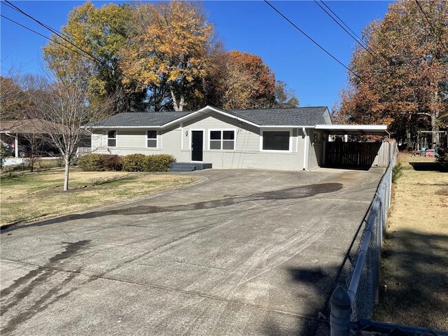 Building Photo - 503 Concord Woods Dr SE