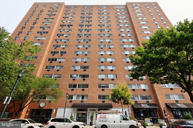 Building Photo - 2101-17 Chestnut St