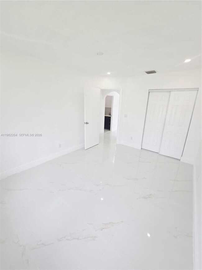 Building Photo - 4490 SW 19th St