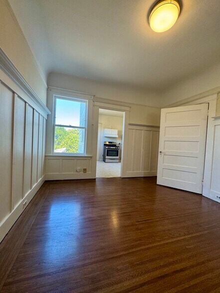 Building Photo - 35 Holly Park Cir