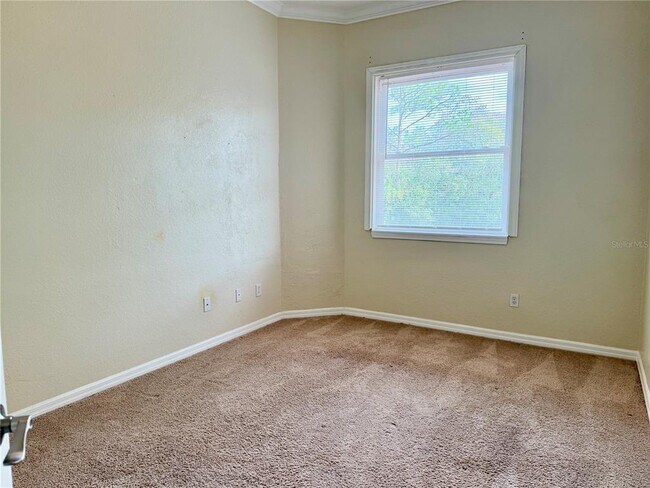 Building Photo - 2349 Max Ct